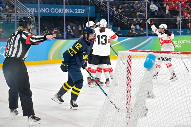 MILAN, ITALY 20260219 Sweden s Maja NylÃ n Persson is depressed after Switzerland tied 1-1 during the women s bronze medal match in Ice hockey, Eishockey between Switzerland and Sweden at the Santagiulia Arena during the Milan Olympics. *** The image is included in the SPORTS PACKAGE. For others PAYMENT IMAGE *** MILANO ITALY x10070x *** MILAN, ITALY 20260219 Sweden s Maja NylÃ n Persson is depressed after Switzerland tied 1 1 during the women s bronze medal match in ice hockey between Switzerland and Sweden at the Santagiulia Arena during the Milan Olympics The image is included in the SPORTS PACKAGE For others PAYMENT IMAGE MILANO ITALY x10070x  Copyright: xJessicaxGow TTx 2026 OLYMPICS ICE HOCKEY SWITZERLAND-SWEDEN BRONZE MATCH
