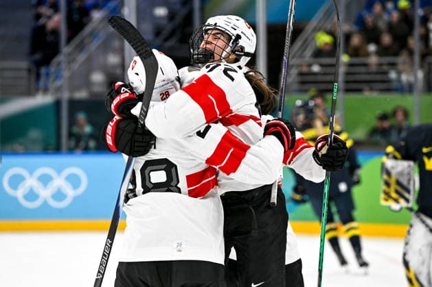 19 02 2026, Milano, Santa Giulia Ice hockey, Eishockey Arena, Winter Olympics: Bronze Final Switzerland - Sweden (Ice Hockey Women), Sinja Leemann of Switzerland (R) celebrate her goal with Alina Marti of Switzerland (L) Milano Santa Giulia Ice Hockey Arena Lombardy Italy *** 19 02 2026, Milano, Santa Giulia Ice Hockey Arena, Winter Olympics Bronze Final Switzerland Sweden Ice Hockey Women , Sinja Leemann of Switzerland R celebrate her goal with Alina Marti of Switzerland L Milano Santa Giulia Ice Hockey Arena Lombardy Italy Copyright: xJustPictures.ch AndreaxBrancax jp-en-AnBr-AB-AAB_824619022026