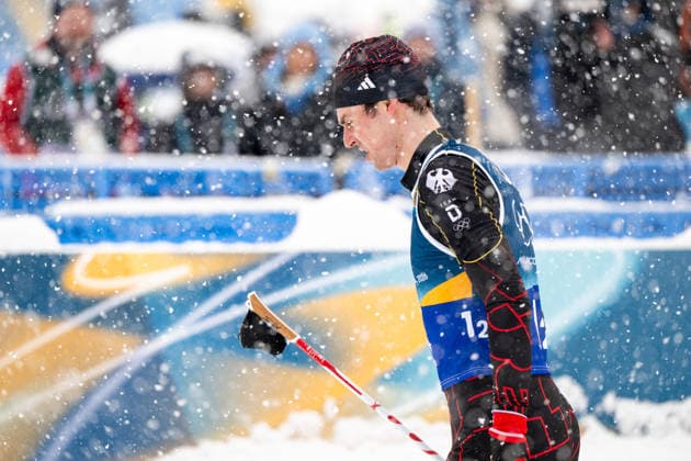 GEIGER Vinzenz (Deutschland) aergert sich im Ziel, ITA, Olympische Spiele Milano Cortina 2026, Olympia, Nordische Kombination, Teamsprint, 2 x 7,5 km Langlauf, 19.02.2026 ITA, Olympische Spiele Milano Cortina 2026, Olympia, Nordische Kombination, Teamsprint, 2 x 7,5 km Langlauf, 19.02.2026 Tesero *** GEIGER Vinzenz Germany aergert sich im Ziel, ITA, Olympic Games Milano Cortina 2026, Olympia, Nordic Combined, Team Sprint, 2 x 7,5 km Cross-Country, 19 02 2026 ITA, Olympic Games Milano Cortina 2026, Olympia, Nordic Combined, Team Sprint, 2 x 7,5 km Cross-Country, 19 02 2026 Tesero Copyright: xEibner-Pressefoto Memmlerx EP_MMR