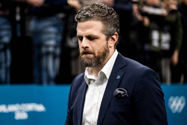 260219 Head coach Ulf Lundberg of Sweden looks dejected after the women s Ice hockey, Eishockey bronze medal game between Switzerland and Sweden during day 13 of the 2026 Winter Olympics on February 19, 2026 in Milan. Photo: Emma Wallskog BILDBYRAN kod EW EW0642 ishockey ice hockey Olympic Games, Olympische Spiele, Olympia, OS olympics winter olympics os ol olympiska spel vinter-os olympiske leker milano cortina 2026 milan cortina 2026 milano cortina 2026 olympic games milano cortina 2026 winter olympic games milano cortina-os milano cortina-ol vinter-ol 13 bbeng sverige sweden switzerland schweiz dam bronsmatch depp *** 260219 Head coach Ulf Lundberg of Sweden looks dejected after the women s ice hockey bronze medal game between Switzerland and Sweden during day 13 of the 2026 Winter Olympics on February 19, 2026 in Milan Photo Emma Wallskog BILDBYRAN code EW EW0642 ice hockey ice hockey olympic games olympics winter olympics os ol olympiska spel vinter os olympiske leker milano cortina 2026 milan cortina 2026 milano cortina 2026 olympic games milano cortina 2026 winter olympic games milano cortina os milano cortina ol vinter ol 13 bbeng sverige sweden switzerland schweiz dam bronsmatch depp  Copyright: EMMAxWALLSKOG BB260219EW052
