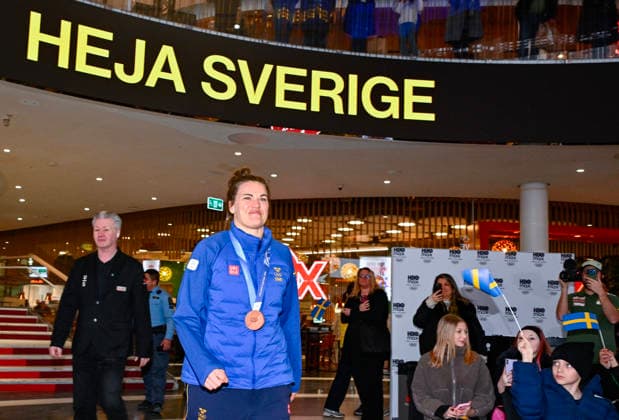 STOCKHOLM, SWEDEN 20260219 Anna Swenn-Larsson, Olympic bronze medalist in slalom, is celebrated after her homecoming at the Olympiafestivalen in Westfield Mall of Scandinavia in Solna on Thursday. STOCKHOLM SWEDEN x10040x *** STOCKHOLM, SWEDEN 20260219 Anna Swenn Larsson, Olympic bronze medalist in slalom, is celebrated after her homecoming at the Olympiafestivalen in Westfield Mall of Scandinavia in Solna on Thursday STOCKHOLM SWEDEN x10040x  Copyright: xAndersxWiklund TTx HOMECOMING CELEBRATION ANNA SWEEN LARSSON