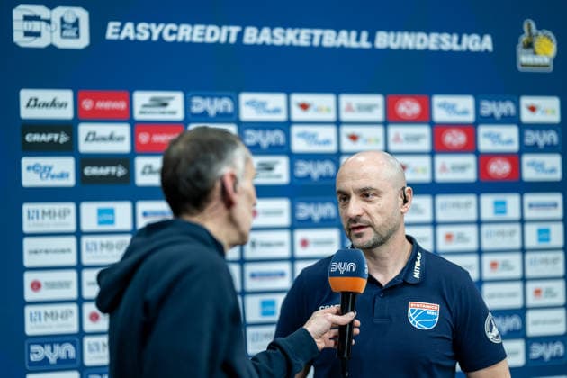 Stefgan Koch (DYN) Interview mit Milenko Bogicevic (Syntainics MBC, Head-Coach), GER, MHP Riesen vs. Syntainics MBC Weissenfels, Basketball Bundesliga, easycredit BBL, 21. Spieltag, Spielzeit 2025 2026, 19.02.2026, GER, MHP Riesen vs. Syntainics MBC Weissenfels, Basketball Bundesliga, easycredit BBL, 21. Spieltag, Spielzeit 2025 2026, 19.02.2026 Ludwigsburg Copyright: xEibner-Pressefoto SaschaxWaltherx EP_EER