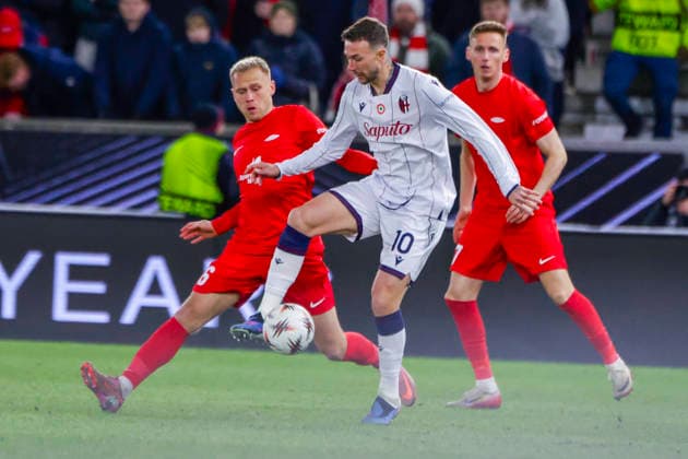 UEFA Europa League SK Brann Bologna Bergen 20260219 Branns Jon Thorsteinsson and Bolognas UEFA Federico Bernardeschi in the Europa Leauge match between SK Brann and Bologna at Brann stadium Photo Paul S Amundsen NTB Bergen Norway EDITORIAL USE ONLY RESTRICTED USE FOR BETTING COMPANIES  Copyright: xPaulxS.xAmundsenx xNTBx
