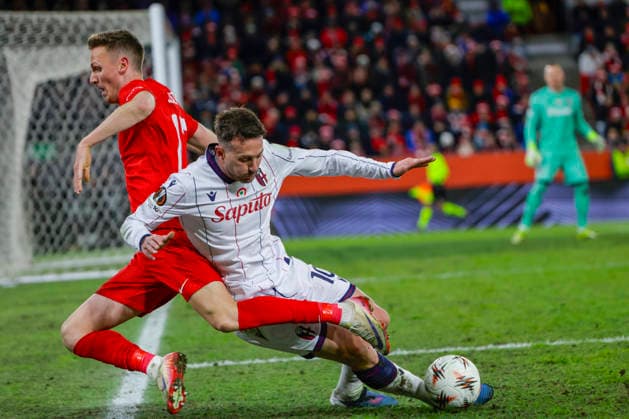UEFA Europa League SK Brann Bologna Bergen 20260219 Brann s Joachim Soltvedt and Bologna s Federico Bernardeschi in the UEFA Europa League match between SK Brann and Bologna at Brann Stadium Photo Paul S Amundsen NTB Bergen Norway EDITORIAL USE ONLY RESTRICTED USE FOR BETTING COMPANIES  Copyright: xPaulxS.xAmundsenx xNTBx