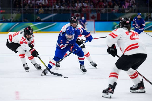 260219 Cayla Barnes of USA against Brianne Jenner, Claire Thompson and Erin Ambrose of Canada in the women s Ice hockey, Eishockey final game between USA and Canada during day 13 of the 2026 Winter Olympics on February 19, 2026 in Milan. Photo: Emma Wallskog BILDBYRAN kod EW EW0643 ishockey ice hockey Olympic Games, Olympische Spiele, Olympia, OS olympics winter olympics os ol olympiska spel vinter-os olympiske leker milano cortina 2026 milan cortina 2026 milano cortina 2026 olympic games milano cortina 2026 winter olympic games milano cortina-os milano cortina-ol vinter-ol 13 bbeng dam usa kanada canada final *** 260219 Cayla Barnes of USA against Brianne Jenner, Claire Thompson and Erin Ambrose of Canada in the women s ice hockey final game between USA and Canada during day 13 of the 2026 Winter Olympics on February 19, 2026 in Milan Photo Emma Wallskog BILDBYRAN kod EW EW0643 ishockey ice hockey olympic games olympics winter olympics os ol olympiska spel vinter os olympiske leker milano cortina 2026 milan cortina 2026 milano cortina 2026 olympic games milano cortina 2026 winter olympic games milano cortina os milano cortina ol vinter ol 13 bbeng dam usa kanada canada final  Copyright: EMMAxWALLSKOG BB260219EW090