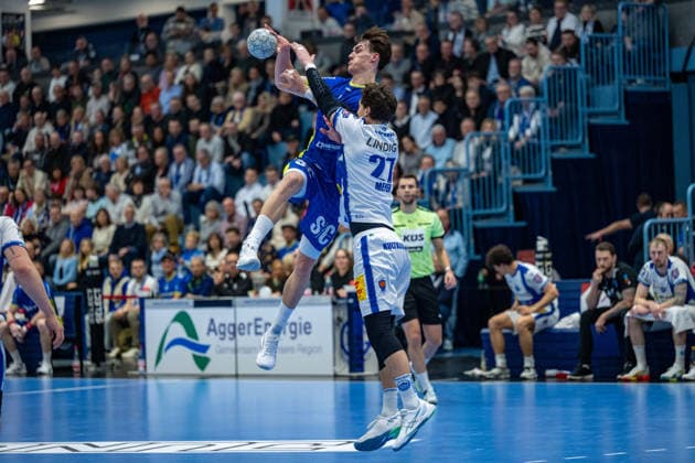 Daikin Handball Bundesliga, VfL Gummersbach - THSV Eisenach, 19.02.2026 Miro Schluroff (VfL Gummersbach, 15), Philipp Meyer (ThSV Eisenach, 27), ; Daikin Handball Bundesliga, VfL Gummersbach - THSV Eisenach, 19.02.2026 Copyright: xBEAUTIFULxSPORTS Erlhofx