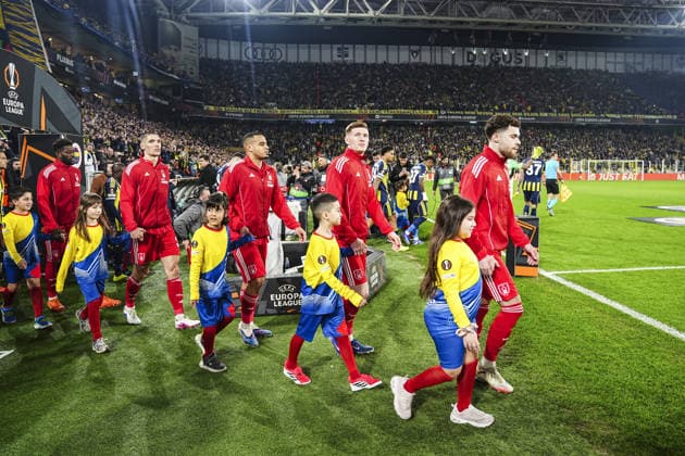Fenerbahce v Nottingham Forest - UEFA Europa League ISTANBUL, TURKIYE - FEBRUARY 19: Players enter the pitch ahead of the first leg of the UEFA Europa League round of 16 play-off between Fenerbahce and Nottingham Forest at Chobani Stadium on February 19, 2026, in Istanbul, Turkiye. Agit Erdi Ulukaya Anadolu Istanbul Turkey. Editorial use only. Please get in touch for any other usage.  Copyright: x2026xAnadoluxAgitxErdixUlukayax