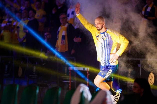 Kielce 19.02.2026. Pilka reczna EHF Liga Mistrzow sezon 2025 2026 kolejka 11 mecz: Industria Kielce - One Veszprem --- Handball EHF Champions League season 2025 2026 round 11 match between Industria Kielce and One Veszprem at Hala Legionow in Kielce, Poland Artsem Karalek Fot. Igor Jakubowski Arena Akcji NEWSPIX.PL --- newspix.pl 