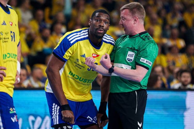 Kielce 19.02.2026. Pilka reczna EHF Liga Mistrzow sezon 2025 2026 kolejka 11 mecz: Industria Kielce - One Veszprem --- Handball EHF Champions League season 2025 2026 round 11 match between Industria Kielce and One Veszprem at Hala Legionow in Kielce, Poland Dylan Nahi Fot. Igor Jakubowski Arena Akcji NEWSPIX.PL --- newspix.pl 