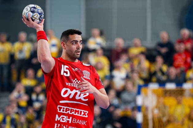 Kielce 19.02.2026. Pilka reczna EHF Liga Mistrzow sezon 2025 2026 kolejka 11 mecz: Industria Kielce - One Veszprem --- Handball EHF Champions League season 2025 2026 round 11 match between Industria Kielce and One Veszprem at Hala Legionow in Kielce, Poland Ahmed Hesham Elsayed Moham Fot. Igor Jakubowski Arena Akcji NEWSPIX.PL --- newspix.pl 