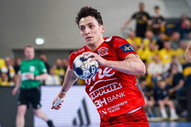Kielce 19.02.2026. Pilka reczna EHF Liga Mistrzow sezon 2025 2026 kolejka 11 mecz: Industria Kielce - One Veszprem --- Handball EHF Champions League season 2025 2026 round 11 match between Industria Kielce and One Veszprem at Hala Legionow in Kielce, Poland Yanis Lenne Fot. Igor Jakubowski Arena Akcji NEWSPIX.PL --- newspix.pl 