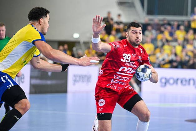 KIELCE 19.02.2026 MECZ 11. KOLEJKA LIGA MISTRZOW PILKA RECZNA MEZCZYZN SEZON 2025 2026 INDUSTRIA KIELCE - ONE VESZPREM HC --- MENS HALDBALL EHF CHAMPIONS LEAGUE SEASON 2025 2026 MATCH: INDUSTRIA KIELCE - ONE VESZPREM HC BENOIT KOUNKOUD YEHIA MOHAMMED YEHIA ELDERAA FOT. MICHAL TRZPIS 400MM.PL NEWSPIX.PL --- newspix.pl 