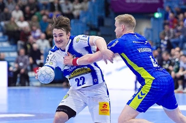 19.02.2026, xydrx, Handball, 1.HBL, VfL Gummersbach - ThSV Eisenach, Schwalbe-Arena: Felix Aellen (ThSV Eisenach 22) im Zweikampf gegen Ellidi Vidarsson (VfL Gummersbach 4) Photo: xYannisxDreimannxPressefotoKochx Nordrhein-Westfahlen Deutschland