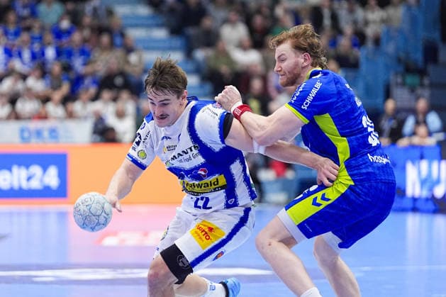 19.02.2026, xydrx, Handball, 1.HBL, VfL Gummersbach - ThSV Eisenach, Schwalbe-Arena: Felix Aellen (ThSV Eisenach 22) im Zweikampf gegen Tom Kiesler (VfL Gummersbach 30) Photo: xYannisxDreimannxPressefotoKochx Nordrhein-Westfahlen Deutschland