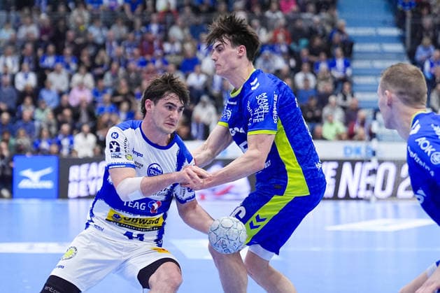 19.02.2026, xydrx, Handball, 1.HBL, VfL Gummersbach - ThSV Eisenach, Schwalbe-Arena: Stephan Seitz (ThSV Eisenach 44) im Zweikampf gegen Miro Schluroff (VfL Gummersbach 15) Photo: xYannisxDreimannxPressefotoKochx Nordrhein-Westfahlen Deutschland