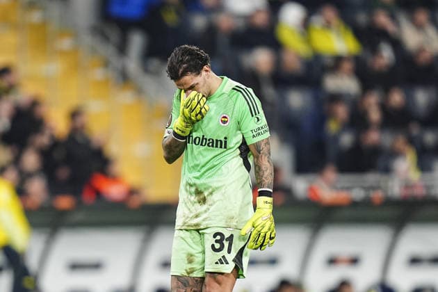 Fenerbahce v Nottingham Forest - UEFA Europa League ISTANBUL, TURKIYE - FEBRUARY 19: Ederson (31) of Fenerbahce competes during first leg of the UEFA Europa League round of 16 play-off football match between Fenerbahce and Nottingham Forest at Chobani Stadium in Istanbul, Turkiye on February 19, 2026. Agit Erdi Ulukaya Anadolu Istanbul Turkey. Editorial use only. Please get in touch for any other usage.  Copyright: x2026xAnadoluxAgitxErdixUlukayax