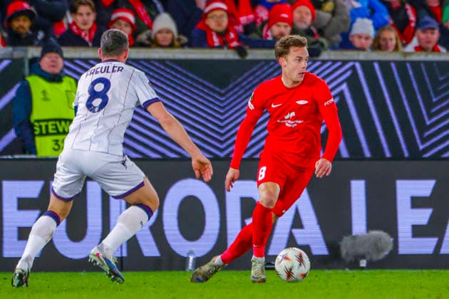 UEFA Europa League SK Brann Bologna Bergen 20260219 Bolognas Remo Freuler and Branns Felix Horn Myhre in the UEFA Europa League match between SK Brann and Bologna at Brann Stadium Photo Paul S Amundsen NTB Bergen Norway EDITORIAL USE ONLY RESTRICTED USE FOR BETTING COMPANIES  Copyright: xPaulxS.xAmundsenx xNTBx