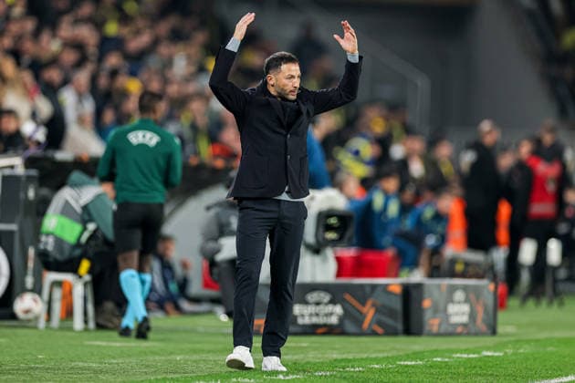 2026-02-19 Fenerbahce SK v Nottingham Forest FC - UEFA Europa League 2025 26 Knockout Play-off First Leg ISTANBUL, TURKEY - FEBRUARY 19: Head coach Vitor Pereira of Nottingham Forest FC coaching during the UEFA Europa League 2025 26 Knockout Play-off First Leg match between Fenerbahce SK and Nottingham Forest FC at Ulker Sukru Saracoglu Stadium on February 19, 2026 in Istanbul, Turkey. (Photo by BSR Agency) Istanbul Turkey Content not available for redistribution in The Netherlands directly or indirectly through any third parties. Copyright: xBSRxAgencyx