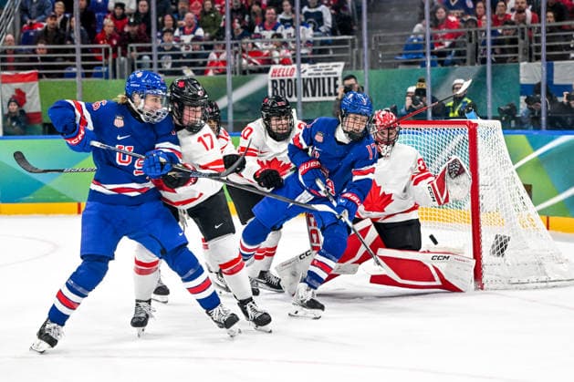 19 02 2026, Milano, Santa Giulia Ice hockey, Eishockey Arena, Winter Olympics: Gold Final USA - Canada (Ice Hockey Women), Hayley Scamurra of USA and Britta Curl of USA against Ella Shelton of Canada, Sarah Nurse of Canada, goalkeeper Ann-Renee Desbiens of Canada Milano Santa Giulia Ice Hockey Arena Lombardy Italy *** 19 02 2026, Milano, Santa Giulia Ice Hockey Arena, Winter Olympics Gold Final USA Canada Ice Hockey Women , Hayley Scamurra of USA and Britta Curl of USA against Ella Shelton of Canada, Sarah Nurse of Canada, goalkeeper Ann Renee Desbiens of Canada Milano Santa Giulia Ice Hockey Arena Lombardy Italy Copyright: xJustPictures.ch AndreaxBrancax jp-en-AnBr-AB-AAB_058819022026