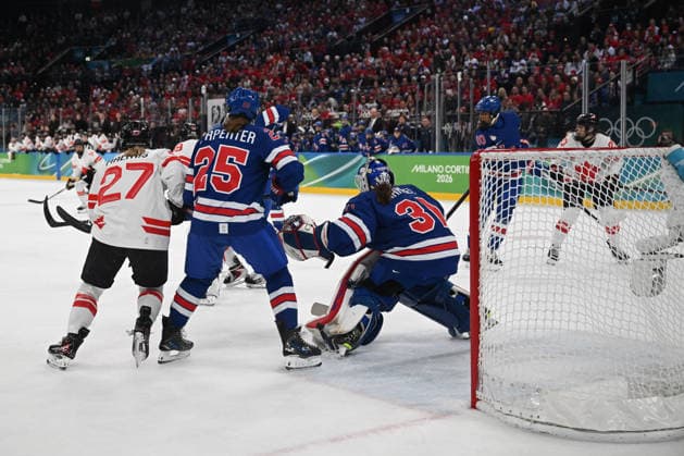 GIOCHI OLIMPICI - Olimpiadi Invernali Milano-Cortina 2026 - Women s Ice hockey, Eishockey - Gold Medal - USA vs Canada Canada in attack action during Women s Ice Hockey - Gold Medal - USA vs Canada, Olympic Winter games, Winterspiele,Spiele, Summer games Milano-Cortina 2026 in Milano, Italy, February 19 2026 Cortina D Ampezzo Italy  Copyright: xIPAxSport ABACAx