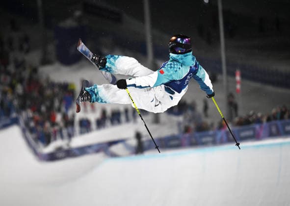 (260219) -- LIVIGNO, Feb. 19, 2026 -- Li Fanghui of China competes during the qualification of freestyle skiing women s freeski halfpipe at the Milan-Cortina 2026 Olympic Winter games, Winterspiele,Spiele, Summer games in Livigno, Italy, Feb. 19, 2026. ) (MICO2026)ITALY-LIVIGNO-OLYMPIC WINTER GAMES-FREESTYLE SKIING-WOMEN S FREESKI HALFPIPE-QUALIFICATION XiaxYifang 