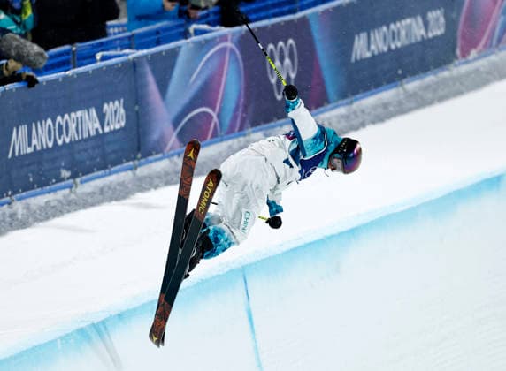 (260219) -- LIVIGNO, Feb. 19, 2026 -- Li Fanghui of China competes during the qualification of freestyle skiing women s freeski halfpipe at the Milan-Cortina 2026 Olympic Winter games, Winterspiele,Spiele, Summer games in Livigno, Italy, Feb. 19, 2026. ) (MICO2026)ITALY-LIVIGNO-OLYMPIC WINTER GAMES-FREESTYLE SKIING-WOMEN S FREESKI HALFPIPE-QUALIFICATION WangxPeng 