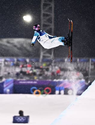 (260219) -- LIVIGNO, Feb. 19, 2026 -- Liu Yishan of China competes during the qualification of freestyle skiing women s freeski halfpipe at the Milan-Cortina 2026 Olympic Winter games, Winterspiele,Spiele, Summer games in Livigno, Italy, Feb. 19, 2026. ) (MICO2026)ITALY-LIVIGNO-OLYMPIC WINTER GAMES-FREESTYLE SKIING-WOMEN S FREESKI HALFPIPE-QUALIFICATION ZhangxHongxiang 