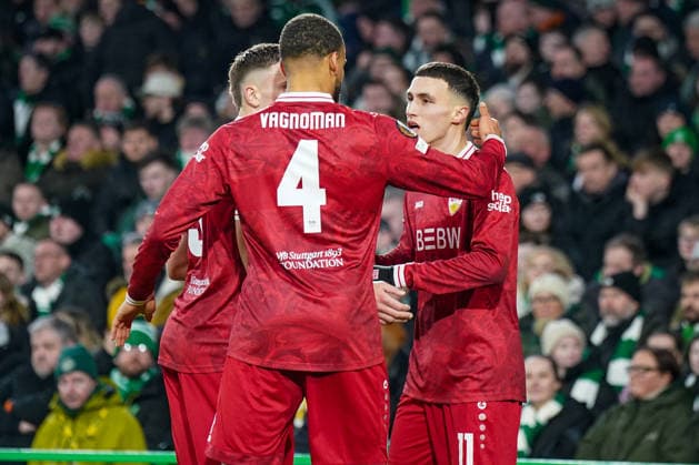 Fussball UEFA Europa League 2025 - 2026, Play-Offs Hinspiel - Celtic FC Glasgow vs VfB Stuttgart - Celtic Park Stadion (Glasgow, Schottland): Tor und Torjubel zum 0:1 durch Bilal El Khannouss (VfB Stuttgart, 11) Freude, Emotionen, Jubel Josha Vagnoman (VfB Stuttgart, 4) Copyright: xJOERANxSTEINSIEKx