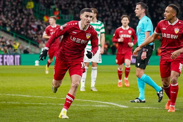 Fussball UEFA Europa League 2025 - 2026, Play-Offs Hinspiel - Celtic FC Glasgow vs VfB Stuttgart - Celtic Park Stadion (Glasgow, Schottland): Tor und Torjubel zum 0:1 durch Bilal El Khannouss (VfB Stuttgart, 11) Freude, Emotionen, Jubel Copyright: xJOERANxSTEINSIEKx