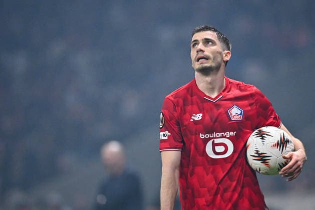 FOOTBALL : Lille vs Etoile Rouge Belgrade - Europa League - Lille - 19 02 2026 Romain Perraud ( 15 - Lille ) dejected during the UEFA Europa League match between Lille OSC and Red Star Belgrade at Stade Pierre Mauroy on February 19, 2026 in Lille, France. ( Photo by Federico Pestellini PsnewZ ) - LilleFrance  Copyright: xFedericoxPestellinix
