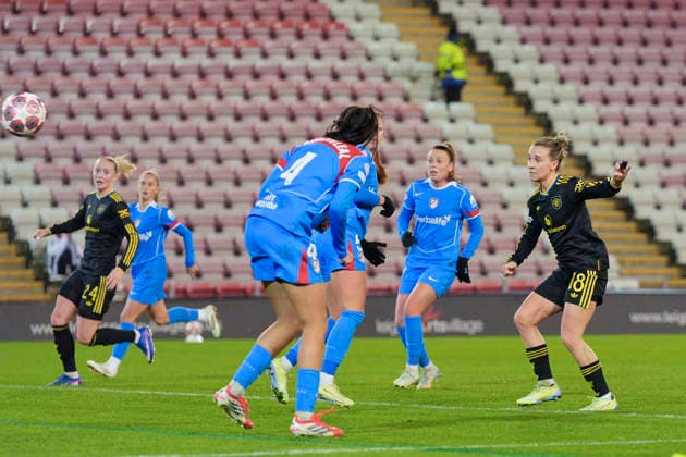 Manchester United, ManU Women v AtlÃ tico de Madrid Femenino, Leigh, UK - 19 {iptcmonthname3} 2026 Julia Zigiotti Olme of Manchester United Women shoots at the Athetico Madrid Femenino gaol during the UEFA Women s Champions League, Knockout Round Play-Off Second Leg match between Manchester United Women and AtlÃ tico de Madrid Femenino at Leigh Sports Village, Leigh on 19 February 2026 ( Leigh Leigh Sports Village Greater Manchester England Copyright: xStevexFlynn PPAUKx PPA-249538