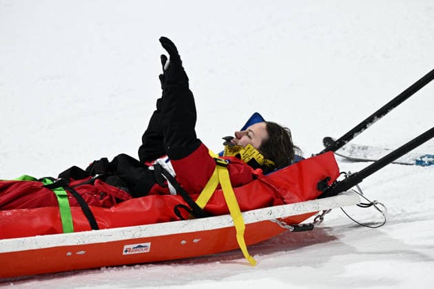 2026 WINTER Olympic Games, Olympische Spiele, Olympia, OS Cassie Sharpe of Canada gestures after crashing on her second run in the Women™s Freeski Halfpipe qualifier at Livigno Snow Park, on day 13 of the 2026 Milano Cortina Winter Olympic Games in Italy, Wednesday, February 18, 2026. ( NO ARCHIVING LIVIGNO SONDRIO ITALY  Copyright: xDANxHIMBRECHTSx 20260220142296839688