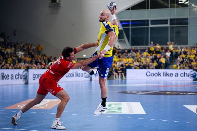 Kielce 19.02.2026. Pilka reczna EHF Liga Mistrzow sezon 2025 2026 kolejka 11 mecz: Industria Kielce - One Veszprem --- Handball EHF Champions League season 2025 2026 round 11 match between Industria Kielce and One Veszprem at Hala Legionow in Kielce, Poland Artsem Karalek Fot. Igor Jakubowski Arena Akcji NEWSPIX.PL --- newspix.pl 