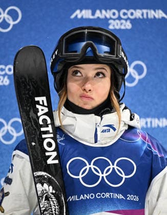 (260219) -- LIVIGNO, Feb. 19, 2026 -- Gu Ailing of China reacts during the qualification of freestyle skiing women s freeski halfpipe at the Milan-Cortina 2026 Olympic Winter games, Winterspiele,Spiele, Summer games in Livigno, Italy, Feb. 19, 2026. ) (MICO2026)ITALY-LIVIGNO-OLYMPIC WINTER GAMES-FREESTYLE SKIING-WOMEN S FREESKI HALFPIPE-QUALIFICATION WuxHuiwo 