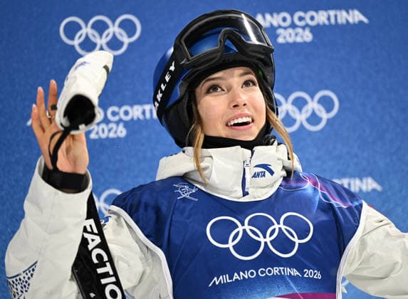 (260219) -- LIVIGNO, Feb. 19, 2026 -- Gu Ailing of China reacts during the qualification of freestyle skiing women s freeski halfpipe at the Milan-Cortina 2026 Olympic Winter games, Winterspiele,Spiele, Summer games in Livigno, Italy, Feb. 19, 2026. ) (MICO2026)ITALY-LIVIGNO-OLYMPIC WINTER GAMES-FREESTYLE SKIING-WOMEN S FREESKI HALFPIPE-QUALIFICATION WuxHuiwo 