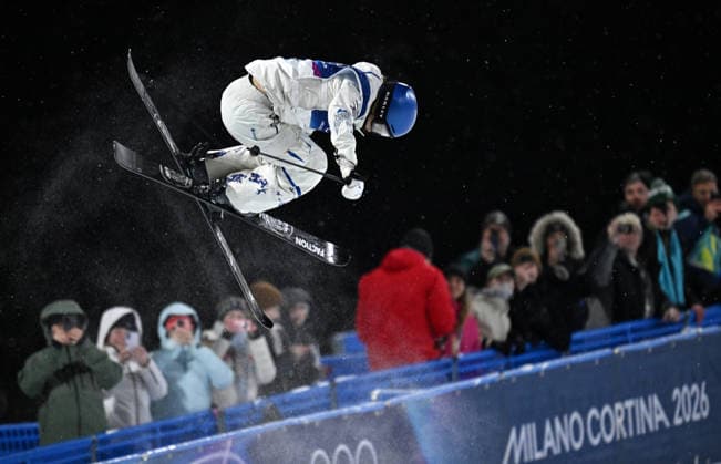 (260219) -- LIVIGNO, Feb. 19, 2026 -- Gu Ailing of China competes during the qualification of freestyle skiing women s freeski halfpipe at the Milan-Cortina 2026 Olympic Winter games, Winterspiele,Spiele, Summer games in Livigno, Italy, Feb. 19, 2026. ) (MICO2026)ITALY-LIVIGNO-OLYMPIC WINTER GAMES-FREESTYLE SKIING-WOMEN S FREESKI HALFPIPE-QUALIFICATION WuxHuiwo 