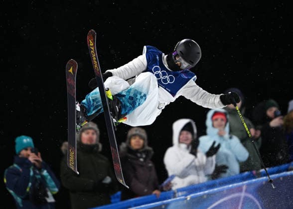 (260219) -- LIVIGNO, Feb. 19, 2026 -- Zhang Kexin of China competes during the qualification of freestyle skiing women s freeski halfpipe at the Milan-Cortina 2026 Olympic Winter games, Winterspiele,Spiele, Summer games in Livigno, Italy, Feb. 19, 2026. ) (MICO2026)ITALY-LIVIGNO-OLYMPIC WINTER GAMES-FREESTYLE SKIING-WOMEN S FREESKI HALFPIPE-QUALIFICATION WuxHuiwo 