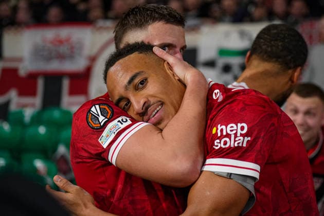 Fussball UEFA Europa League 2025 - 2026, Play-Offs Hinspiel - Celtic FC Glasgow vs VfB Stuttgart - Celtic Park Stadion (Glasgow, Schottland): Tor und Torjubel zum 1:3 durch Jamie Leweling (VfB Stuttgart, 18) Freude, Emotionen, Jubel Copyright: xJOERANxSTEINSIEKx