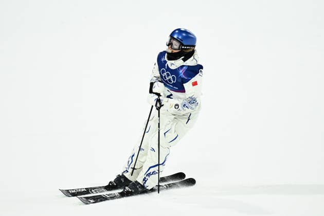 2026 WINTER Olympic Games, Olympische Spiele, Olympia, OS Ailing Eileen Gu of China during her second run in the Women™s Freeski Halfpipe qualifier at Livigno Snow Park, on day 13 of the 2026 Milano Cortina Winter Olympic Games in Italy, Thursday, February 19, 2026. ( NO ARCHIVING, EDITORIAL USE ONLY LIVIGNO SONDRIO ITALY  Copyright: xDANxHIMBRECHTSx 20260220163340819403