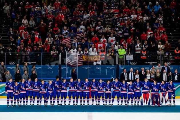 260219 Team USA at the medal ceremony after the women s Ice hockey, Eishockey final game between USA and Canada during day 13 of the 2026 Winter Olympics on February 19, 2026 in Milan. Photo: Carl Sandin BILDBYRAN kod CS EW0643 ishockey ice hockey Olympic Games, Olympische Spiele, Olympia, OS olympics winter olympics os ol olympiska spel vinter-os olympiske leker milano cortina 2026 milan cortina 2026 milano cortina 2026 olympic games milano cortina 2026 winter olympic games milano cortina-os milano cortina-ol vinter-ol 13 bbeng dam usa kanada canada final jubel guld gold *** 260219 Team USA at the medal ceremony after the women s ice hockey final game between USA and Canada during day 13 of the 2026 Winter Olympics on February 19, 2026 in Milan Photo Carl Sandin BILDBYRAN code CS EW0643 ice hockey ice hockey olympic games olympics winter olympics os ol olympic games winter os olympic games milano cortina 2026 milan cortina 2026 milano cortina 2026 olympic games milano cortina 2026 winter olympic games milano cortina os milano cortina ol winter ol 13 bbeng dam usa kanada canada final jubel gold  Copyright: CARLxSANDIN BB260219CS148