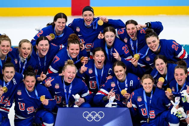 260219 Hilary Knight of USA with teammates celebrate with their gold medals after the women s Ice hockey, Eishockey final game between USA and Canada during day 13 of the 2026 Winter Olympics on February 19, 2026 in Milan. Photo: Carl Sandin BILDBYRAN kod CS EW0643 ishockey ice hockey Olympic Games, Olympische Spiele, Olympia, OS olympics winter olympics os ol olympiska spel vinter-os olympiske leker milano cortina 2026 milan cortina 2026 milano cortina 2026 olympic games milano cortina 2026 winter olympic games milano cortina-os milano cortina-ol vinter-ol 13 bbeng dam usa kanada canada final jubel *** 260219 Hilary Knight of USA with teammates celebrate with their gold medals after the women s ice hockey final game between USA and Canada during day 13 of the 2026 Winter Olympics on February 19, 2026 in Milan Photo Carl Sandin BILDBYRAN code CS EW0643 ice hockey ice hockey olympic games olympics winter olympics os ol olympic games winter os olympic games milano cortina 2026 milan cortina 2026 milano cortina 2026 olympic games milano cortina 2026 winter olympic games milano cortina os milano cortina ol winter ol 13 bbeng dam usa kanada canada final jubel  Copyright: CARLxSANDIN BB260219CS151