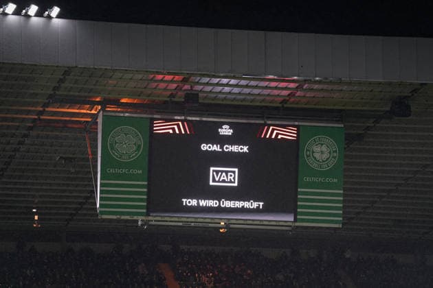 Fussball UEFA Europa League 2025 - 2026, Play-Offs Hinspiel - Celtic FC Glasgow vs VfB Stuttgart - Celtic Park Stadion (Glasgow, Schottland): Tor und Torjubel zum 1:4 durch Ermedin Demirovic (VfB Stuttgart, 9) Freude, Emotionen, Jubel - nach VAR Check wird Tor allerdings annulliert. Copyright: xJOERANxSTEINSIEKx
