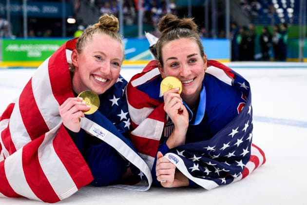 260219 Grace Zumwinkle and Taylor Heise of USA celebrate with their gold medals after the women s Ice hockey, Eishockey final game between USA and Canada during day 13 of the 2026 Winter Olympics on February 19, 2026 in Milan. Photo: Emma Wallskog BILDBYRAN kod EW EW0643 ishockey ice hockey Olympic Games, Olympische Spiele, Olympia, OS olympics winter olympics os ol olympiska spel vinter-os olympiske leker milano cortina 2026 milan cortina 2026 milano cortina 2026 olympic games milano cortina 2026 winter olympic games milano cortina-os milano cortina-ol vinter-ol 13 bbeng dam usa kanada canada final jubel *** 260219 Grace Zumwinkle and Taylor Heise of USA celebrate with their gold medals after the women s ice hockey final game between USA and Canada during day 13 of the 2026 Winter Olympics on February 19, 2026 in Milan Photo Emma Wallskog BILDBYRAN code EW EW0643 ice hockey ice hockey olympic games olympics winter olympics os ol olympic games winter os olympic games milano cortina 2026 milan cortina 2026 milano cortina 2026 olympic games milano cortina 2026 winter olympic games milano cortina os milano cortina ol winter ol 13 bbeng dam usa kanada canada final jubilation  Copyright: EMMAxWALLSKOG BB260219EW158