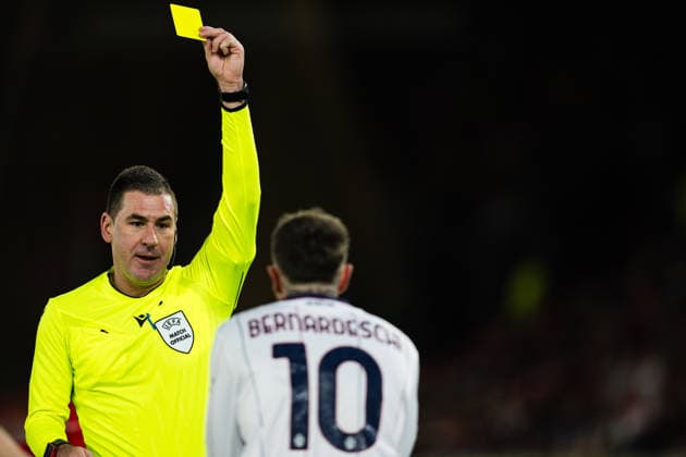 260219 Federico Bernardeschi of Bologna after receiving a yellow card by Rade ObrenoviÄ, referee, during the UEFA Europa League football match between Brann and Bologna on February 19, 2026 in Bergen. Photo: Marius Simensen BILDBYRAN COP 238 MM0056 bbeng bologna brann football fotball fotboll soccer uefa europa league Copyright: MARIUSxSIMENSEN BB260219ZR099