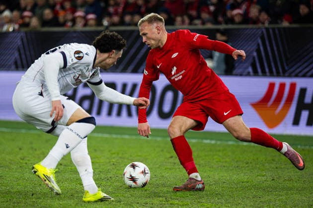 260219 Jon Dagur Thorsteinsson of Brann during the UEFA Europa League football match between Brann and Bologna on February 19, 2026 in Bergen. Photo: Marius Simensen BILDBYRAN COP 238 MM0056 bbeng bologna brann football fotball fotboll soccer uefa europa league Copyright: MARIUSxSIMENSEN BB260219ZT085