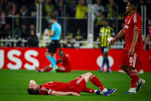Fenerbahce SK vs Nottingham Forest FC Europa League 2025-26 KO play-offs 1st leg Nottingham Forest FC player lies injured on the pitch during the match. Fenerbahce SK and Nottingham Forest FC faced each other at UEFA Europa League 2025 26 KO play-offs 1st leg. The match took place in Chobani Fenerbahce Sukru Saracoglu Stadium on February 19th, 2026. Istanbul Istanbul Turkey Copyright: xBurakxBasturkx