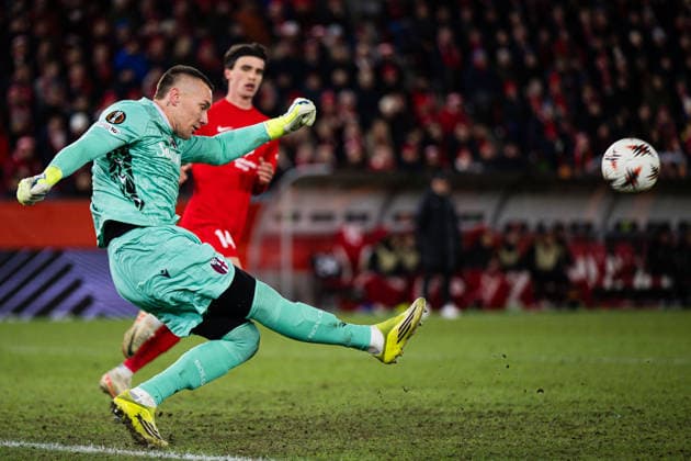260219 Goalkeeper Åukasz Skorupski of Bologna during the UEFA Europa League football match between Brann and Bologna on February 19, 2026 in Bergen. Photo: Marius Simensen BILDBYRAN COP 238 MM0056 bbeng bologna brann football fotball fotboll soccer uefa europa league Copyright: MARIUSxSIMENSEN BB260219ZE108