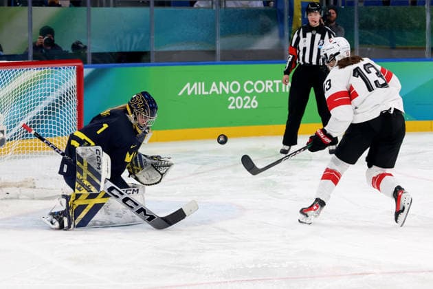 February 19, 2026, Milan, Lombardy, Italy: EBBA SVENSSON TRAFF 1 of Team Sweden blocks a penalty shot by IVANA WEY 13 of Team Switzerland in the women s Ice hockey, Eishockey bronze medal game during the Milano Cortina 2026 Olympic Winter games, Winterspiele,Spiele, Summer games at Milano Santagiulia Ice Hockey Arena. Olympics 2026: Milano Cortina: Ice Hockey Women s Bronze Medal Game SUI:SWE  - ZUMAm117 20260219_oly_m117_016 Copyright: xDavidxMcIntyrex