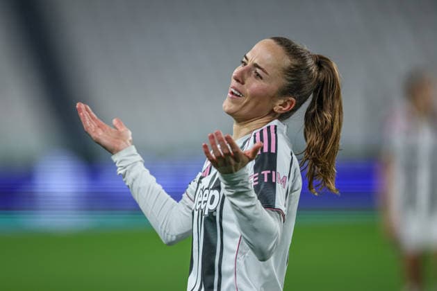 ITA, Wolfsburg, Juventus Turin vs VfL Wolfsburg, Women s Champions League, Fussball, UEFA, Spielzeit 2025 2026, Allianz Stadium, Playoffs, Rückspiel im Bild: Lia Wälti (Juventus Turin Frauen 13), Emotionen DFB DFL REGULATIONS PROHIBIT ANY USE OF PHOTOGRAPHS AS IMAGE SEQUENCES AND OR QUASI-VIDEO, 19.02.2026 Copyright: HMBxMedia HendrikxHamelau