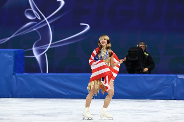 February 19, 2026, Milan, Lombardy, Italy: ALYSA LIU of USA celebrates with the gold medal in the Women s Single Skating of the Figure skating, Eiskunstlauf at the Milano Cortina 2026 Winter Olympic Games, Olympische Spiele, Olympia, OS Olympics 2026: Milano Cortina: Figure Skating Women Single Skating  - ZUMAc179 20260219_oly_c179_155 Copyright: xMickaelxChavetx